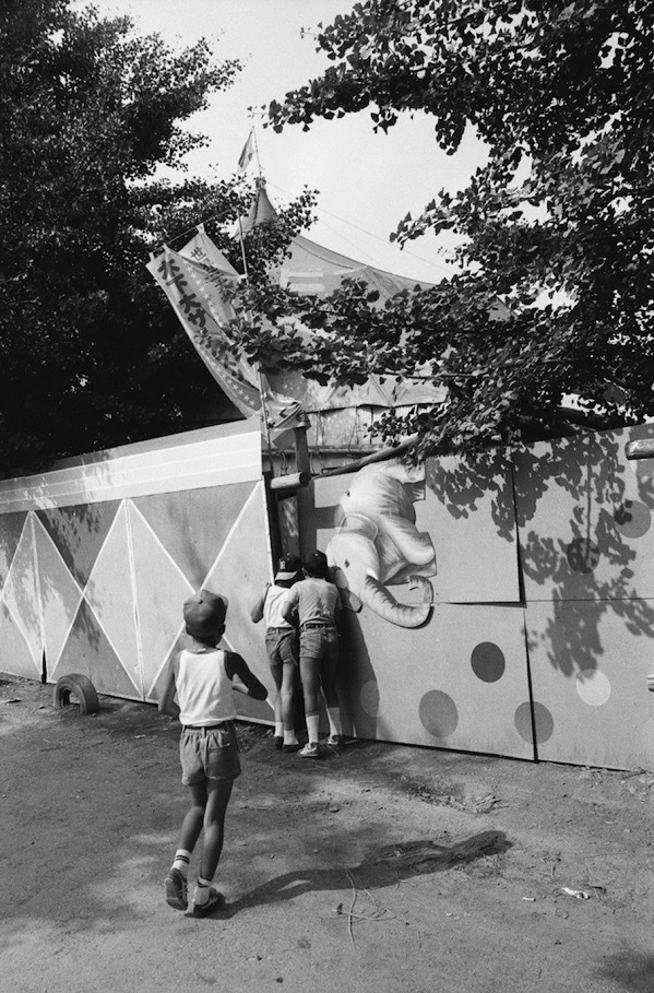本橋成一 《木下サーカス 東京 二子玉川園》 1980年
©Motohashi Seiichi