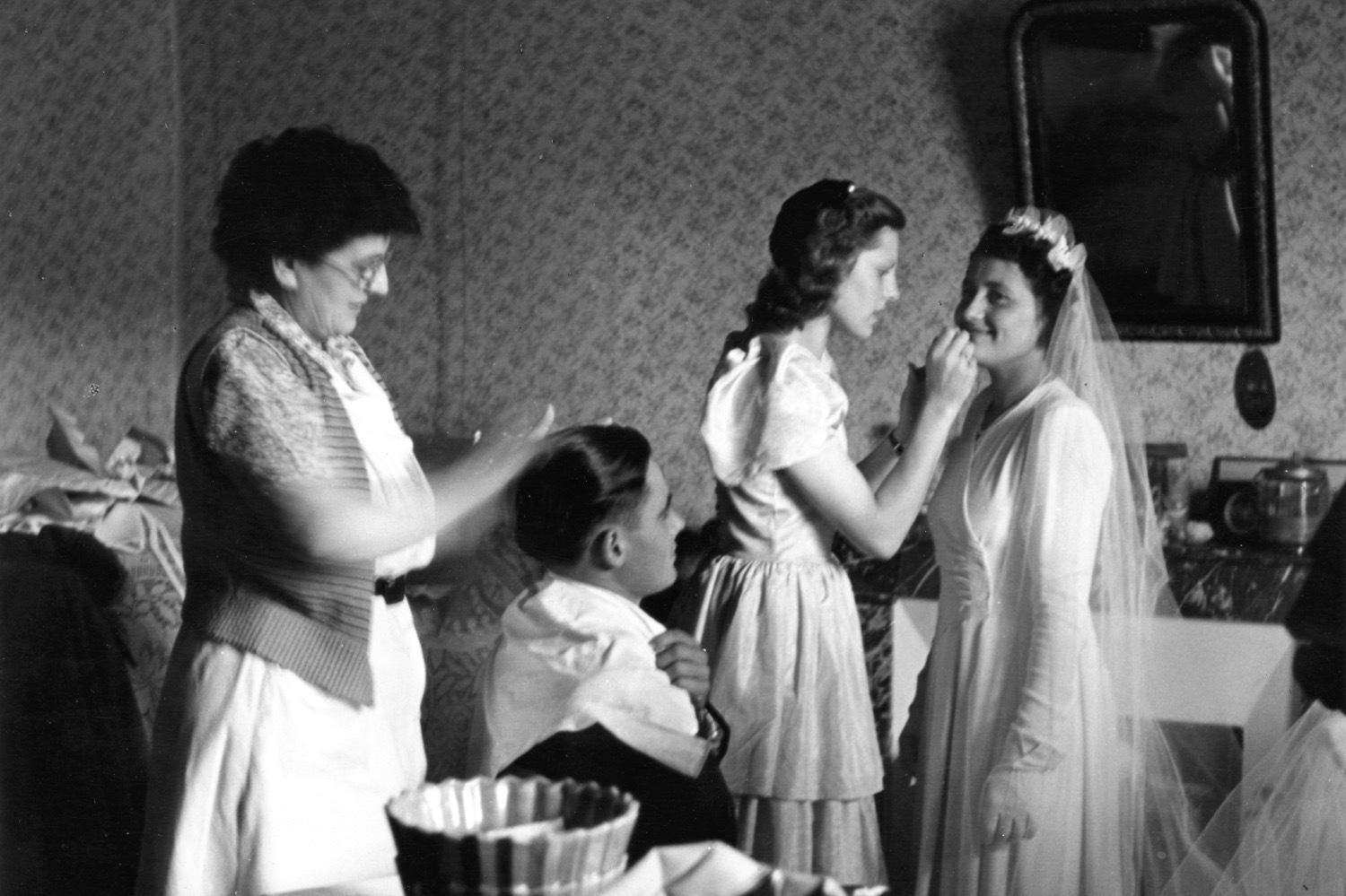 展覧会「本橋成一とロベール・ドアノー」東京都写真美術館で、ふたりに共通する“人びとへの眼差し”を紹介