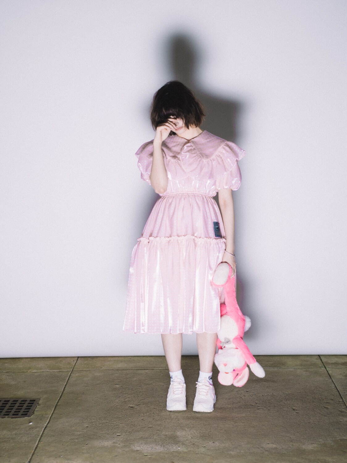 alice ぶれる auaa フリルオフショルダー ベアトップ