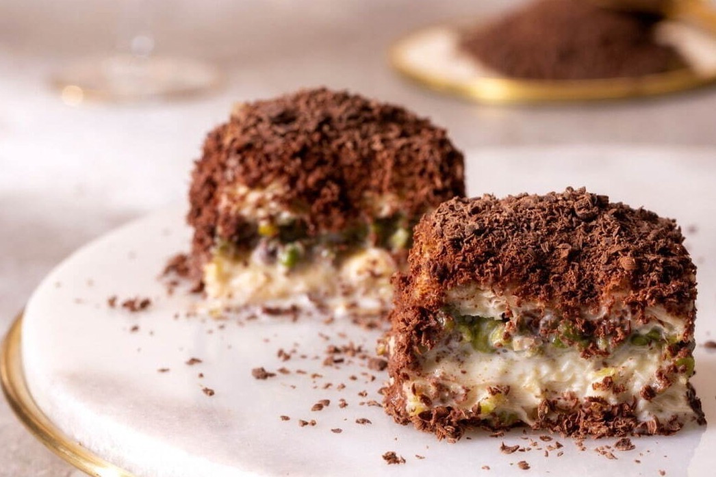 トルコ料理｜トルコ発バクラヴァの老舗「ナーディル・ギュル」新作“冷たいバクラヴァ”、チョコ×ピスタチオ