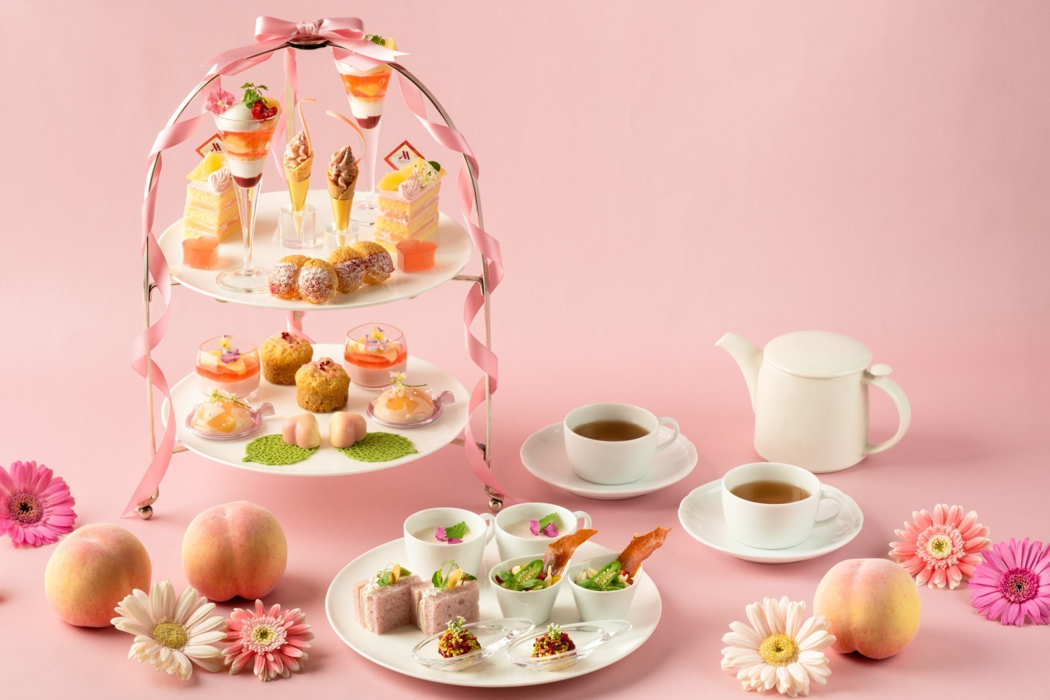 東京マリオットホテル「ピーチ ピンク アフタヌーンティー」ピーチメルバ&“もも型”ボンボンショコラも