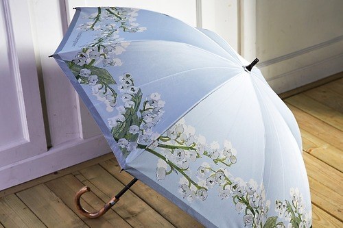 ニコライ バーグマンの“すずらん”や“蘭の花”が晴雨兼用傘に、涼しげペールブルー＆若草色など