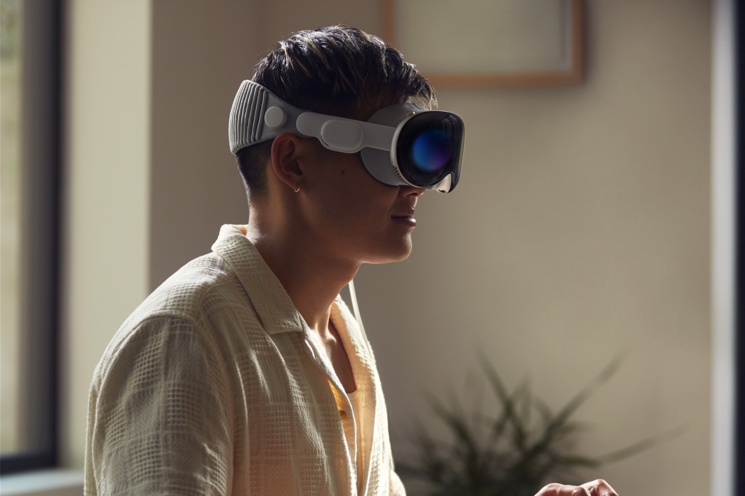 動画｜Apple初ゴーグル型端末「Vision Pro」3D×リアル音声の映像体験、写真や動画の空間再現も