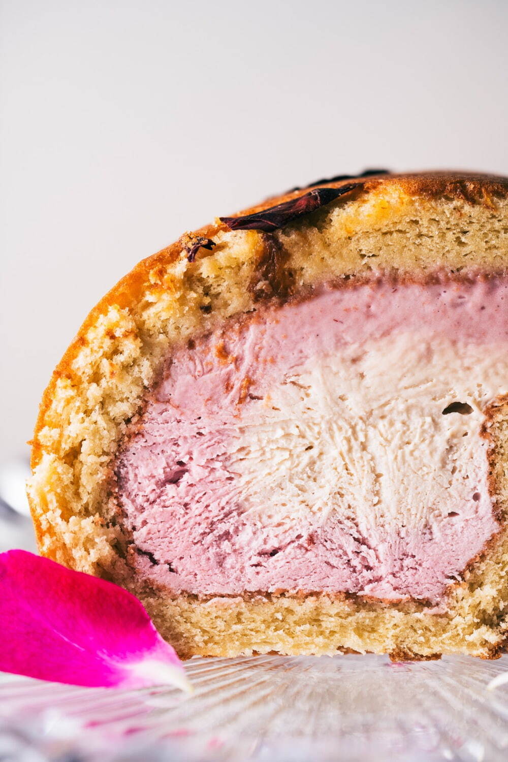 “食べられるバラ”×紅茶の限定ロールケーキ、東京・清澄白河「スナックミー」で｜写真5