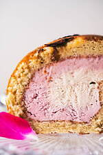 “食べられるバラ”×紅茶の限定ロールケーキ、東京・清澄白河「スナックミー」で｜写真5