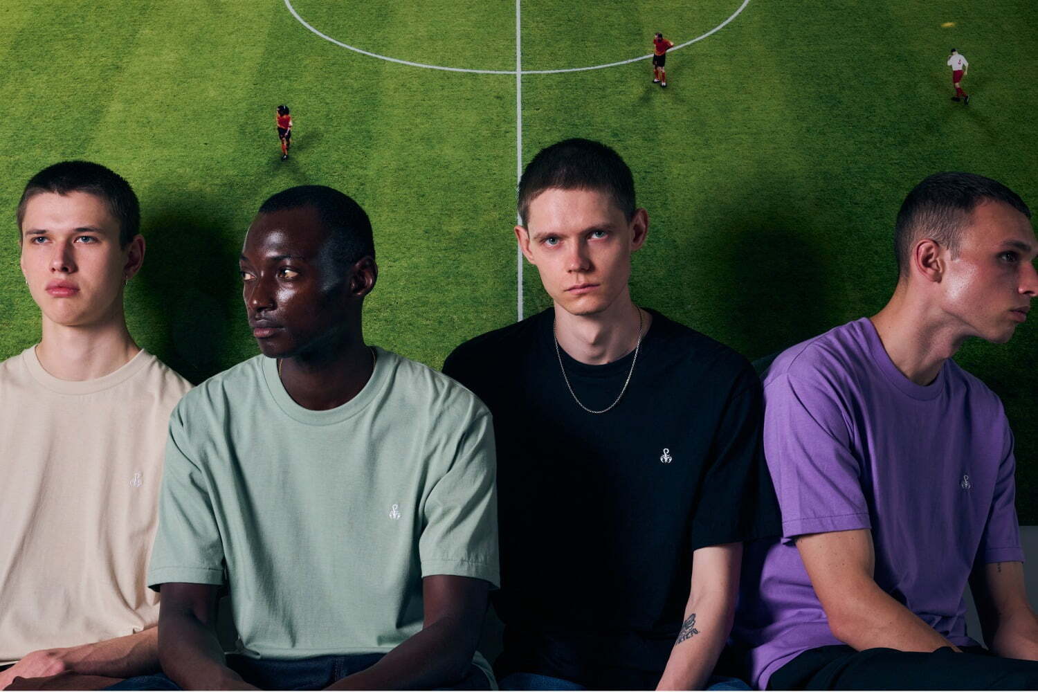 ソフネット×久米繊維のコラボTシャツ - スコーピオンロゴ刺繍入り、クリアポーチ付属