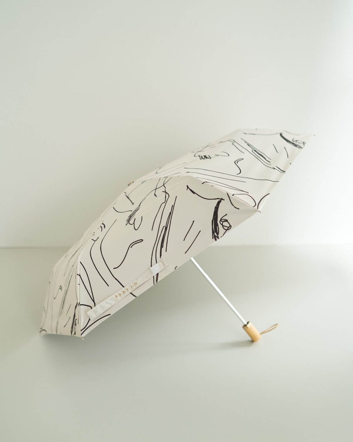 スナイデルやジェラート ピケの折り畳み傘、水彩小花柄やストロベリー柄の晴雨兼用傘｜写真8