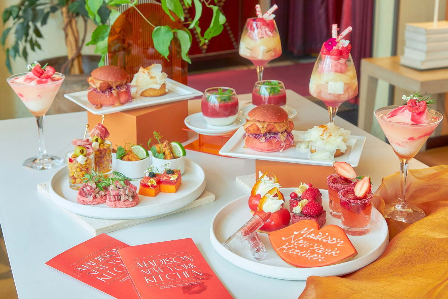 ヨーク｜テラコッタカラーの「サマーアフタヌーンティー」“リップ型クッキー＆口紅のチョコ”など、恵比寿で