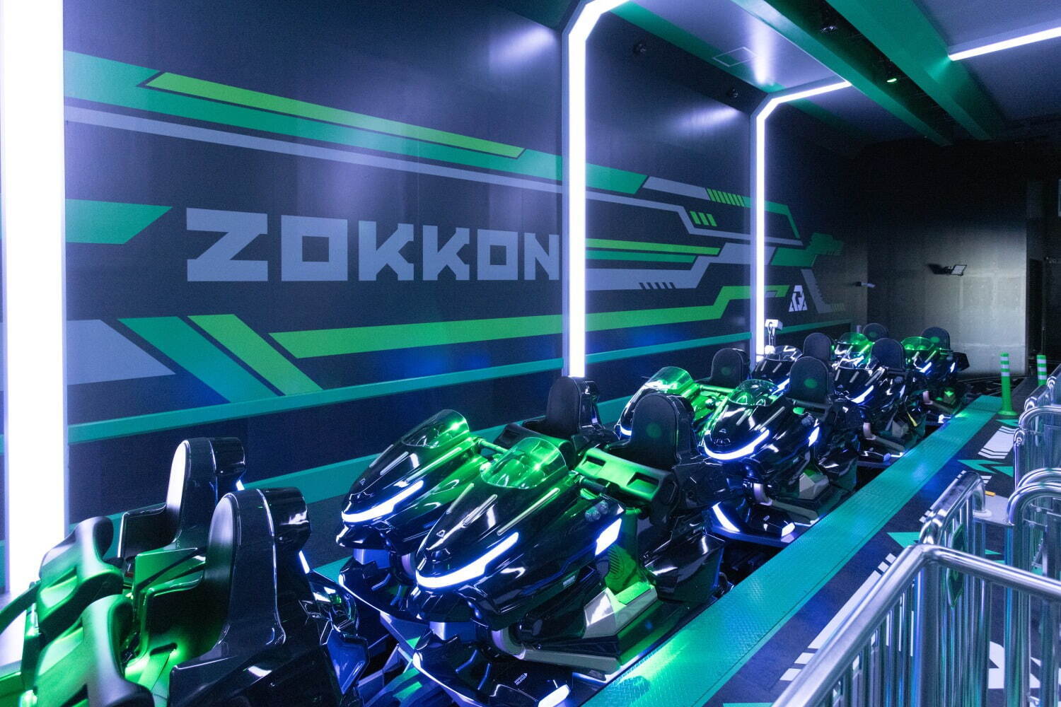富士急ハイランド「ZOKKON(ぞっこん)」加速・旋回・逆走を楽しむ新バイクライド型コースター｜写真6