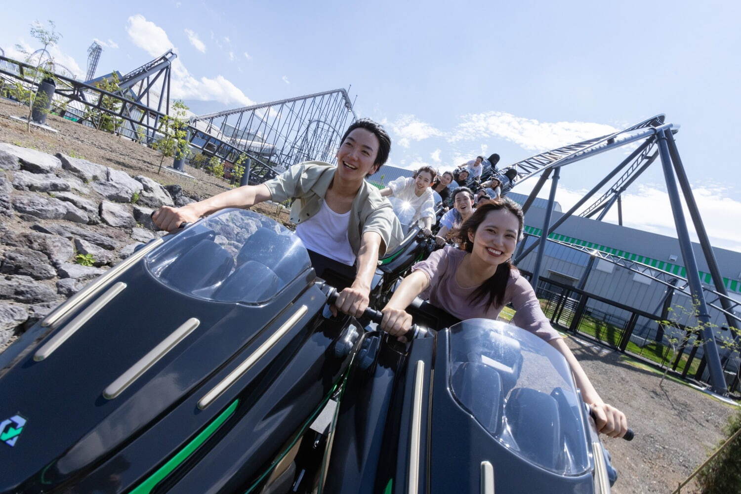 富士急ハイランド「ZOKKON(ぞっこん)」加速・旋回・逆走を楽しむ新バイクライド型コースター｜写真19