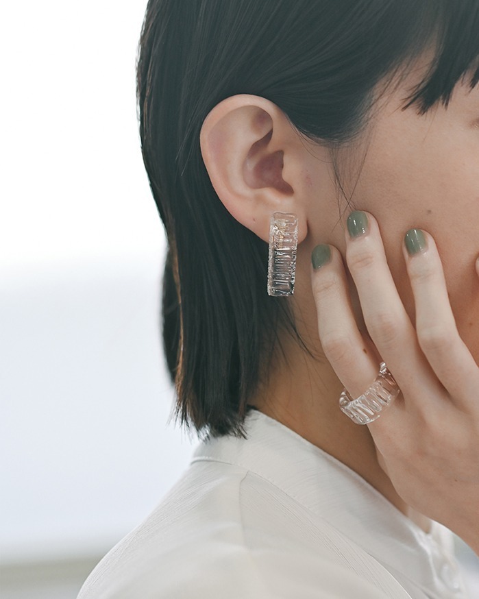 ピアス/イヤリング アイシクル 7,260円
リング アイシクル 5,610円