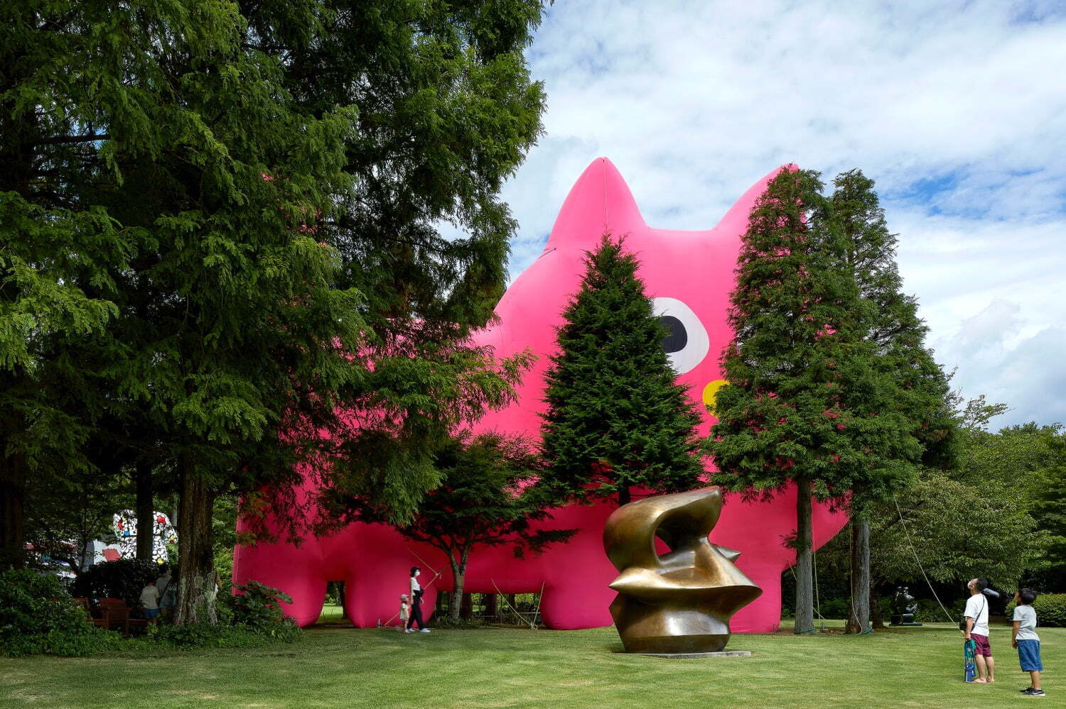 美術館｜飯川雄大の個展が鹿児島県霧島アートの森で - “身体的行為が引き起こす偶然”大規模インスタレーション