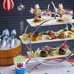 ロイヤルパークホテルの縁日風「夏祭りアフタヌーンティー」花火チョコやラムネ、ミニかき氷付きで｜写真2