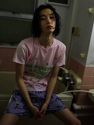 クードス“本屋にまつわるレタリング入り”Tシャツ、東京の書店・フロットサムブックスとコラボ｜写真7