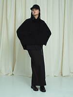 Y's 2023年プレフォールコレクション、自然の手触りと洗練｜写真2