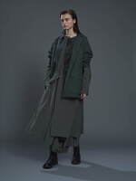 Y's 2023年プレフォールコレクション、自然の手触りと洗練｜写真18