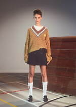 メゾン キツネ 2023-24年秋冬コレクション、50's英国の若者たちの衝突を着想源に｜写真4