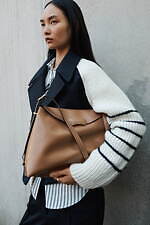 3.1 フィリップ リム 2024年リゾートコレクション、NYで生き抜くお洒落なギャラリスト｜写真25