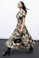 3.1 フィリップ リム 2024年リゾートコレクション、NYで生き抜くお洒落なギャラリスト｜写真35