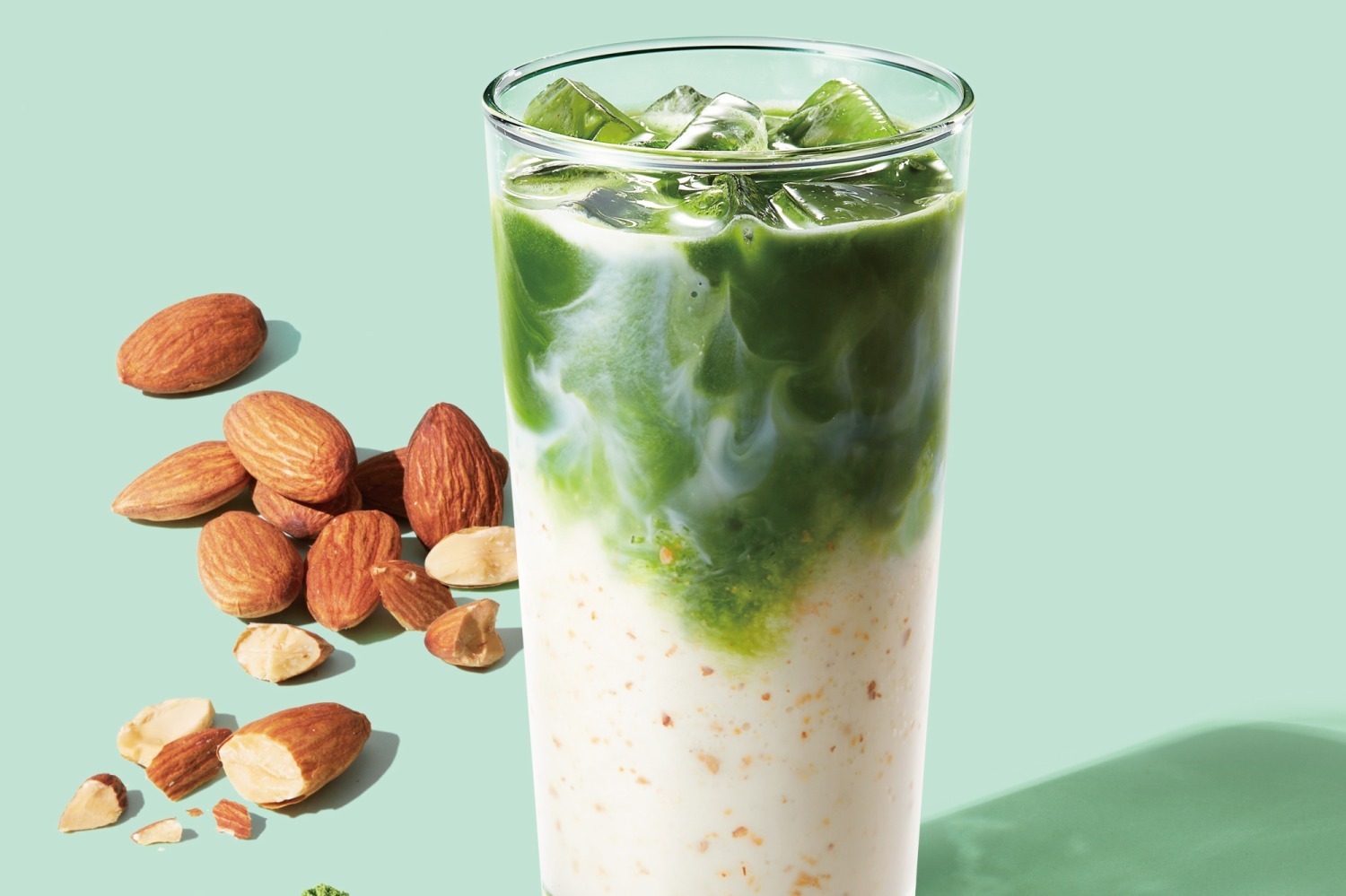 スターバックス ティー ＆ カフェ「抹茶 ＆ クラッシュ アーモンドミルク ティー ラテ」再登場