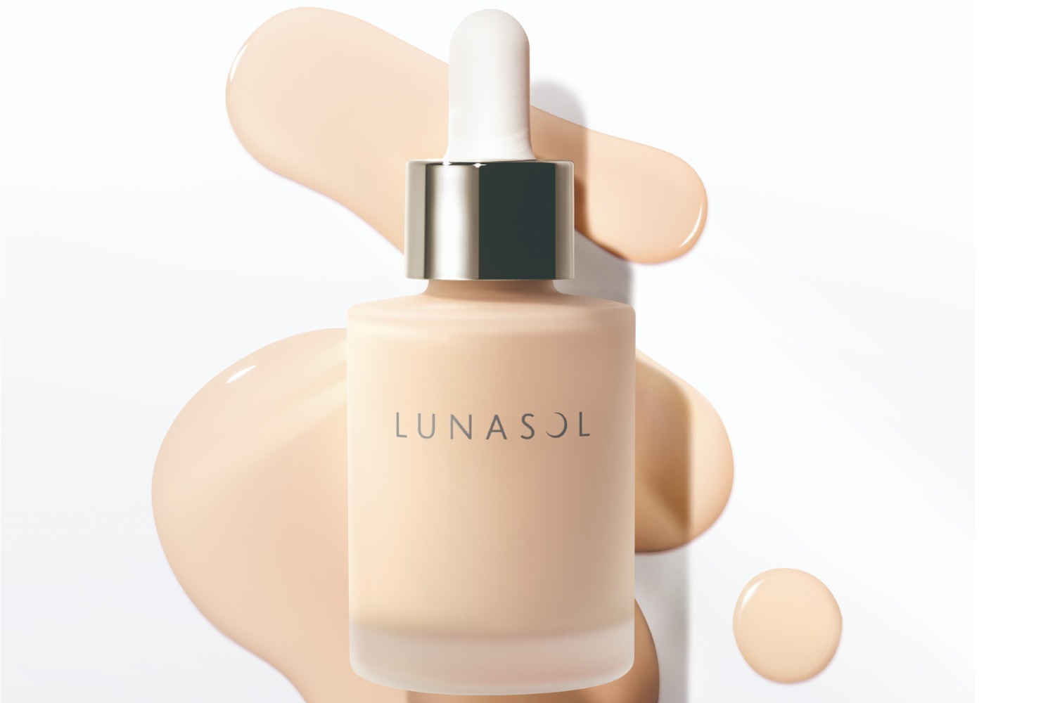 ルナソル23年秋ベースメイク“初のオイル美容液ファンデーション”、下地不要で潤う水ツヤ肌へ