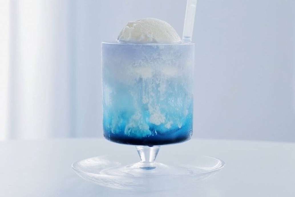 クリームソーダ｜“透明スイーツ＆アクセサリー”が東京・新木場に集結、雨着想のシロップ入りクリームソーダなど