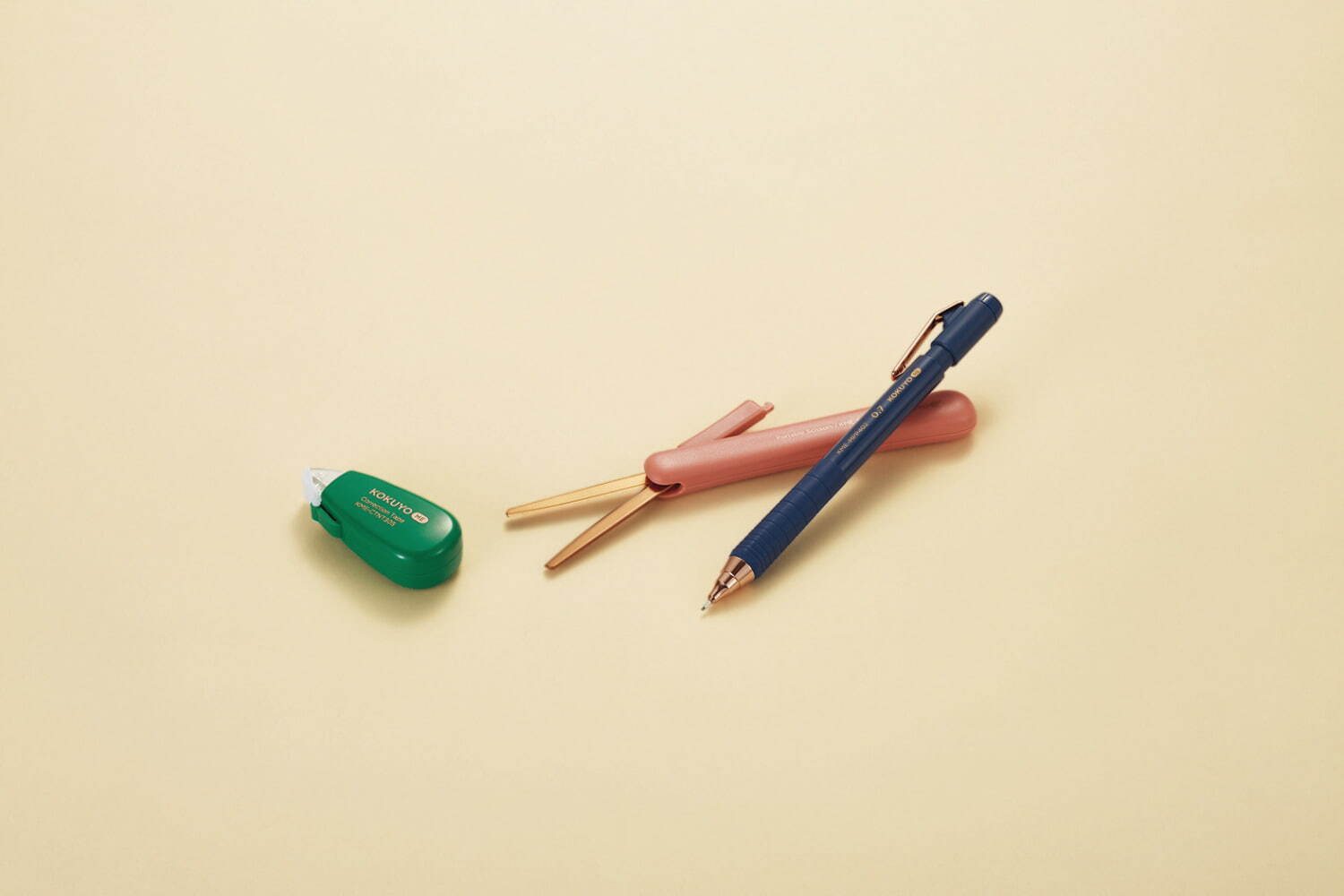 コクヨの新作文具“くすみカラー”の2WAYペンや修正テープ、持ち運びしやすいミニサイズで｜写真8