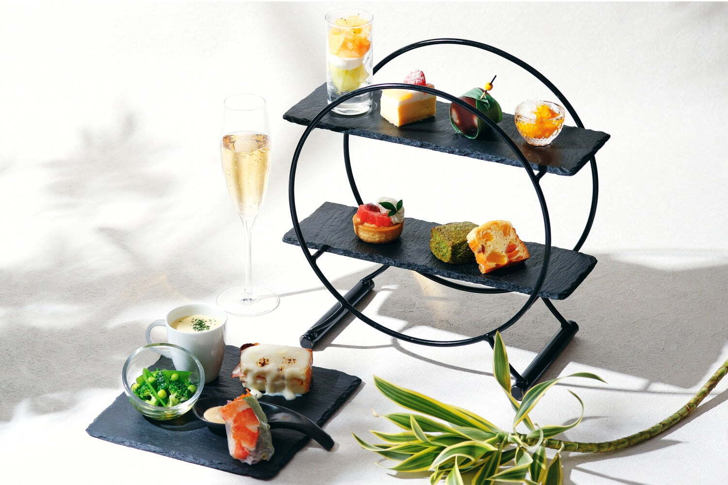 羊羹｜ホテル雅叙園東京「サマーアフタヌーンティー」"夏の味覚たっぷり"マンゴープリン＆メロンムースなど