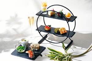 ホテル雅叙園東京「サマーアフタヌーンティー」"夏の味覚たっぷり"マンゴープリン＆メロンムースなど｜写真1