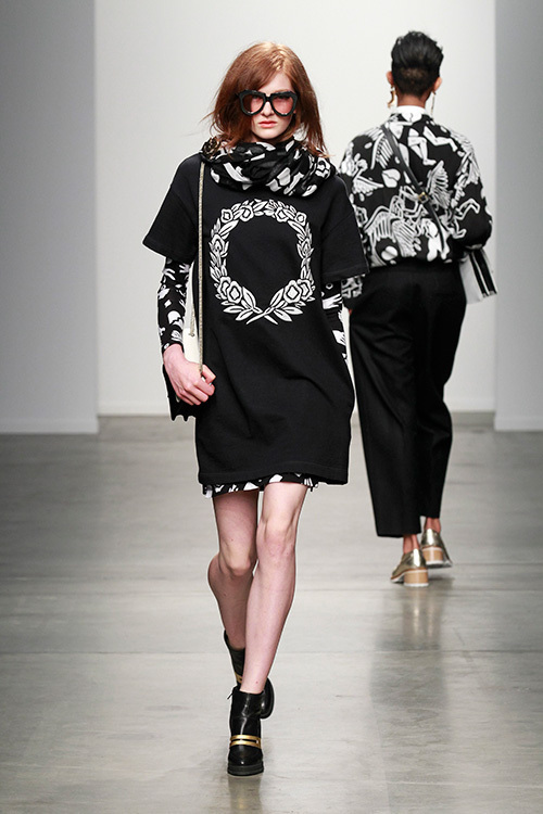 カレンウォーカー(KAREN WALKER) 2014-15年秋冬ウィメンズコレクション  - 写真12