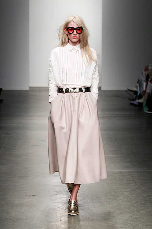 カレンウォーカー(KAREN WALKER) 2014-15年秋冬ウィメンズコレクション  - 写真19