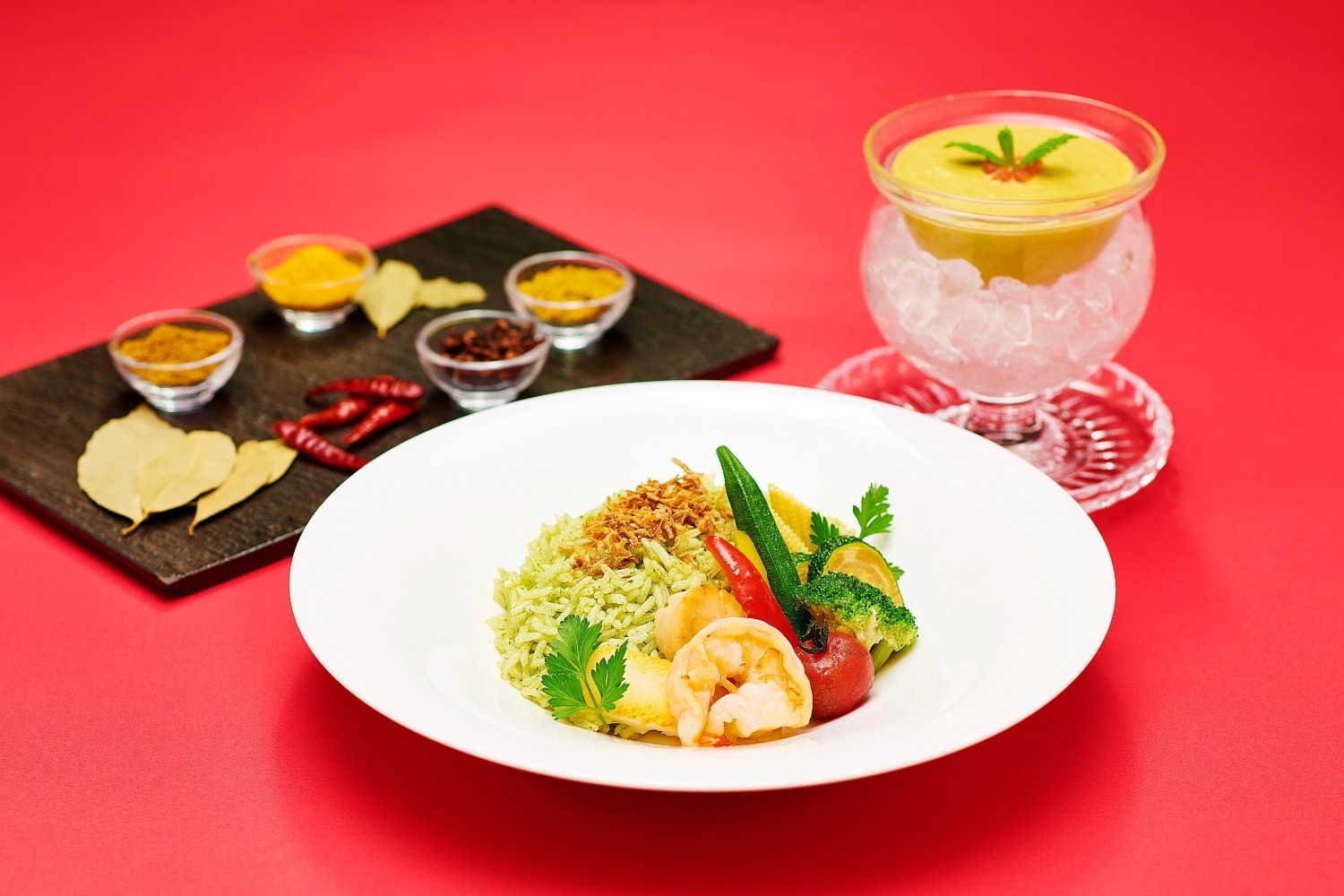 カジュアルレストラン｜帝国ホテル 大阪「カレーフェア」、新登場“冷製”ココナッツカレーや“イカ墨”ブラックカレー