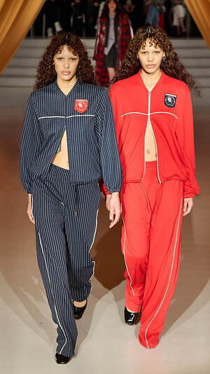 バウム ウンド ヘルガーテン(BAUM UND PFERDGARTEN) 2023-24年秋冬ウィメンズコレクション  - 写真17