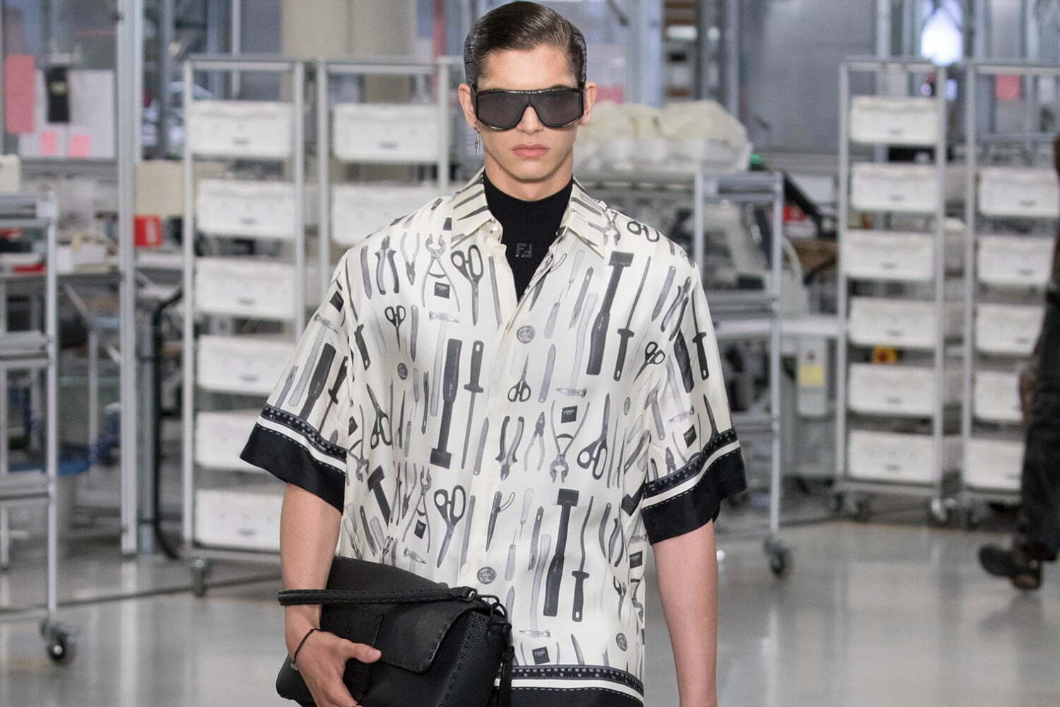 2024年春夏ミラノコレクション｜フェンディ 2024年春夏メンズコレクション、職人たちの手仕事にオマージュを捧げて