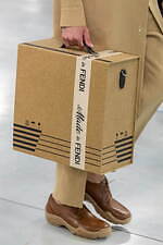 フェンディ 2024年春夏メンズコレクション、職人たちの手仕事にオマージュを捧げて｜写真2