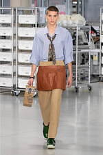 フェンディ 2024年春夏メンズコレクション、職人たちの手仕事にオマージュを捧げて｜写真3