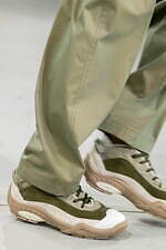 フェンディ 2024年春夏メンズコレクション、職人たちの手仕事にオマージュを捧げて｜写真25