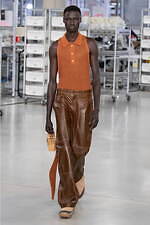 フェンディ 2024年春夏メンズコレクション、職人たちの手仕事にオマージュを捧げて｜写真46