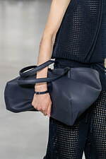 フェンディ 2024年春夏メンズコレクション、職人たちの手仕事にオマージュを捧げて｜写真60