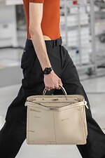 フェンディ 2024年春夏メンズコレクション、職人たちの手仕事にオマージュを捧げて｜写真70