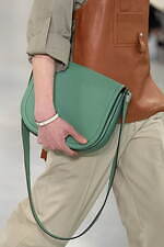 フェンディ 2024年春夏メンズコレクション、職人たちの手仕事にオマージュを捧げて｜写真74