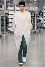 フェンディ 2024年春夏メンズコレクション、職人たちの手仕事にオマージュを捧げて｜写真75