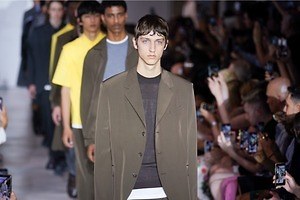 ニール バレット 2024年春夏メンズコレクション - ミニマル・スタイルの原点へ