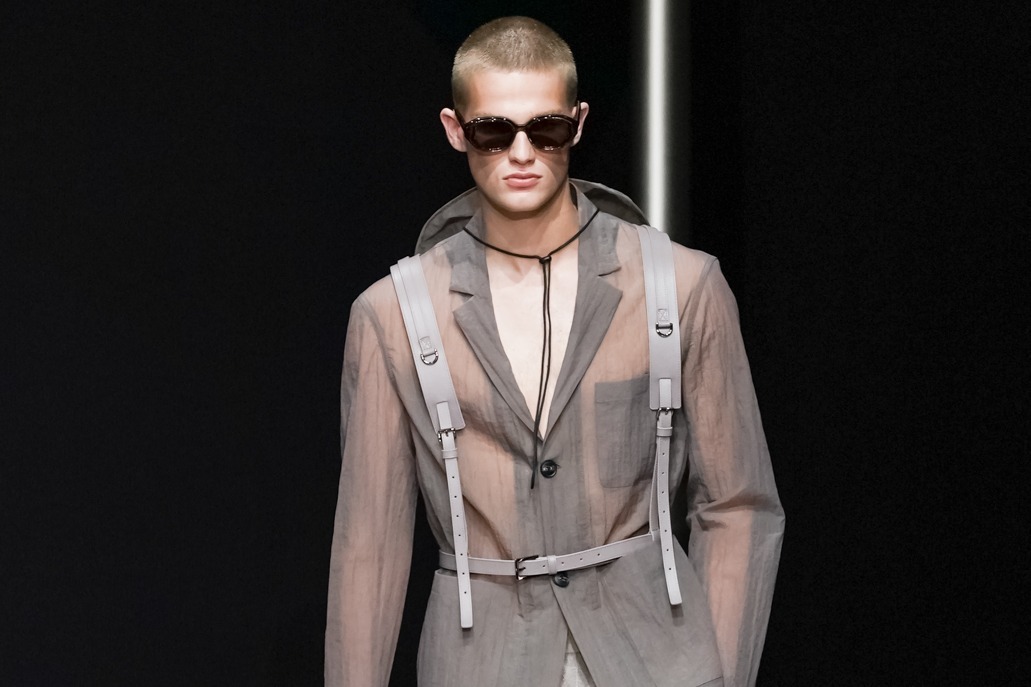 エンポリオ アルマーニ 2024年春夏メンズコレクション - 銀杏の葉、あるいは出会いの幸福