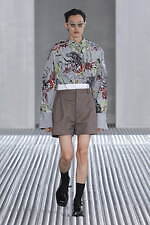 プラダ 2024年春夏メンズコレクション - 無機的生の造形｜写真8