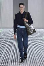 プラダ 2024年春夏メンズコレクション - 無機的生の造形｜写真15