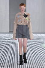 プラダ 2024年春夏メンズコレクション - 無機的生の造形｜写真42