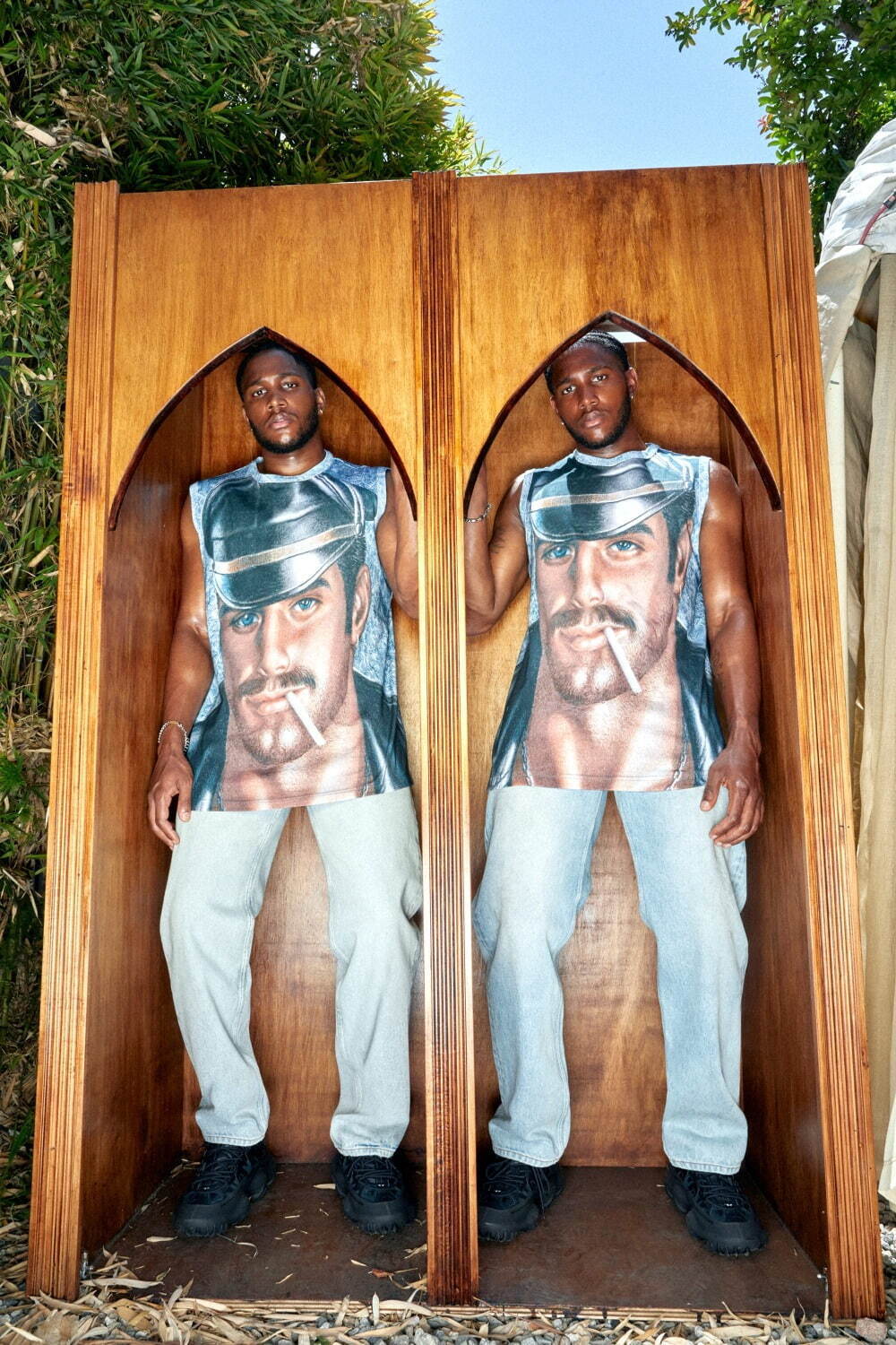 ディーゼル×トム・オブ・フィンランド、アートプリントのTシャツ＆デニムパンツなど｜写真24