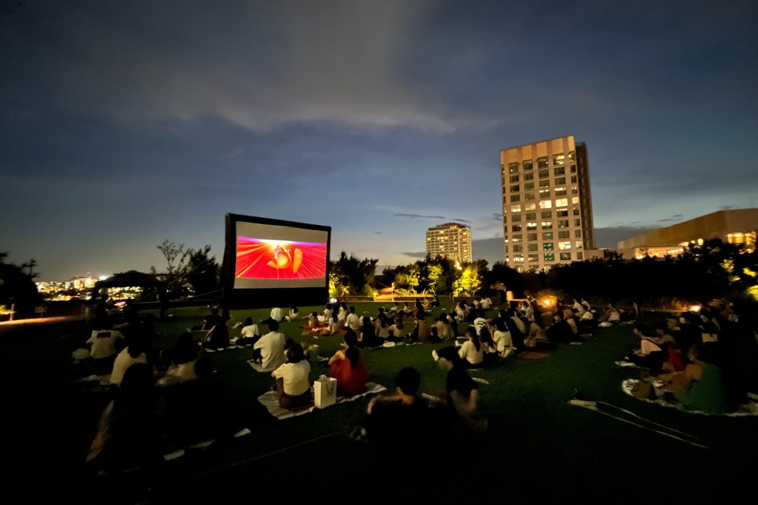 二子玉川ライズ「原っぱシネマ」