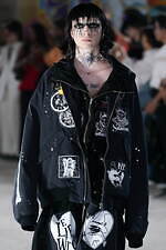 キディル 2024年春夏コレクション - “魅惑”のうちに生きる──異端児の肖像？｜写真13